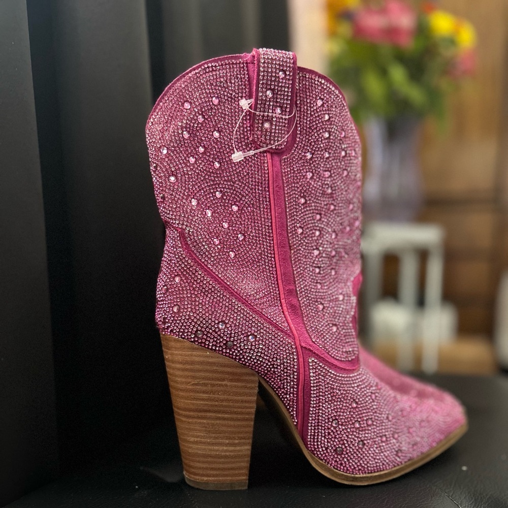 Elegant Pink Heeled Cowgirl Western Boots